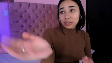 Snapshot of amyolimpo chatting on February 16, 1:36 am Amy ... Nice to meet u thumb up me please its important online show from February 16, 1:36 am