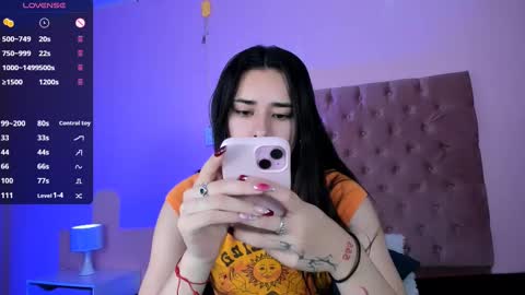 Snapshot of amyolimpo chatting on March 3, 4:58 am Amy ... Nice to meet u thumb up me please its important online show from March 3, 4:58 am
