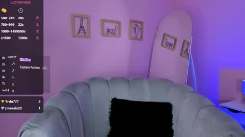 Snapshot of amyolimpo chatting on February 27, 4:35 am Amy ... Nice to meet u thumb up me please its important online show from February 27, 4:35 am