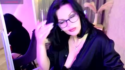 Christi online show from February 19, 2:44 pm