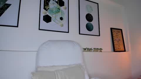 Amy online show from March 18, 11:49 am