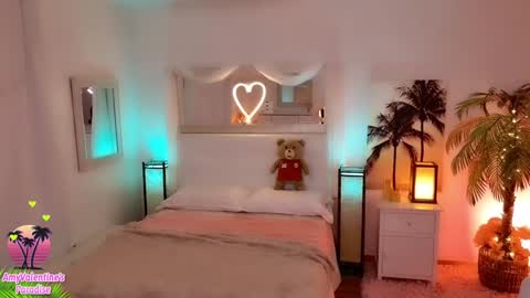 Snapshot of amyvalentine chatting on October 24, 5:52 am AmyValentine online show from October 24, 5:52 am