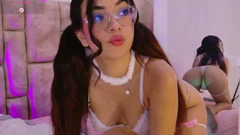 amyvegaa_ online show from November 26, 1:30 pm