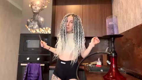 Amy online show from February 25, 7:45 am