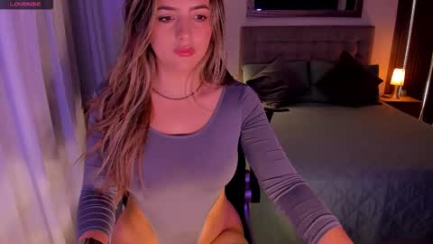 Snapshot of amywoods chatting on October 7, 5:20 pm online show from October 7, 5:20 pm