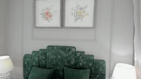 Snapshot of ana_beckett chatting on October 10, 11:16 am Ana online show from October 10, 11:16 am