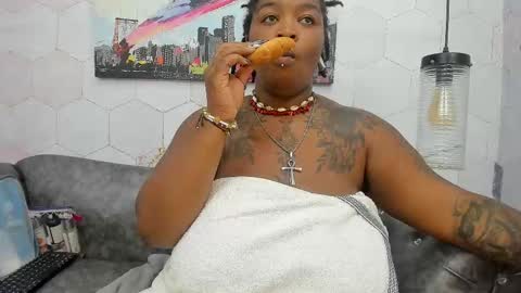 ANNA FUENTES online show from March 7, 10:45 am