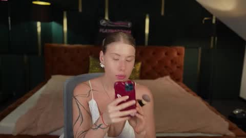 Snapshot of anabel_team054 chatting on September 19, 7:01 am PLAYHARD054 online show from September 19, 7:01 am