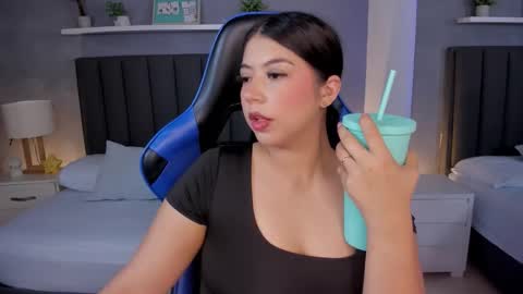 A N A online show from January 16, 8:51 pm