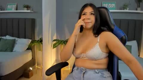 A N A online show from November 17, 2:08 pm