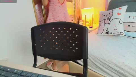 Anahi  online show from February 3, 8:35 pm