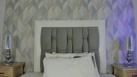   online show from September 27, 11:52 am