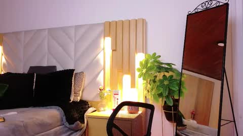 Snapshot of anaise_latif chatting on October 3, 11:40 am Anaise online show from October 3, 11:40 am