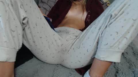 Snapshot of analove200 chatting on September 25, 8:21 am analove200 online show from September 25, 8:21 am