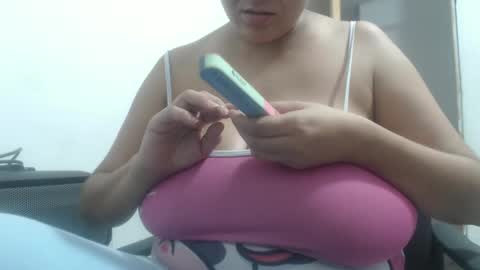 Snapshot of analy_hot chatting on September 23, 12:21 pm analy_hot online show from September 23, 12:21 pm