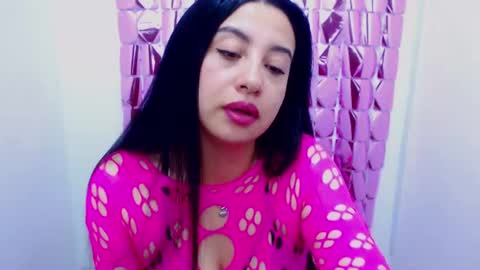 Snapshot of anamartinez__ chatting on October 9, 9:09 pm anamartinez__ online show from October 9, 9:09 pm
