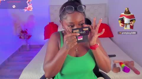 Snapshot of ananya_kay01 chatting on January 22, 12:06 am A N A my connection hours are from 600 pm to 12 pm Colombian time online show from January 22, 12:06 am