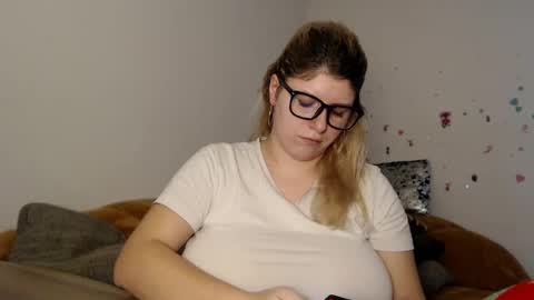 Anaysbigtits online show from December 9, 6:14 pm