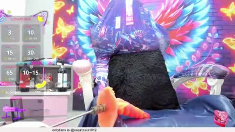 Snapshot of anazztasia_squirt chatting on October 10, 8:35 pm anazztasia_squirt online show from October 10, 8:35 pm