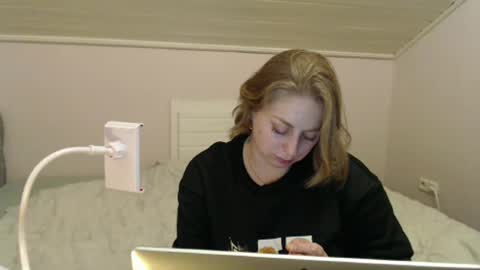 Snapshot of andorphina chatting on January 15, 6:19 pm Andorphin online show from January 15, 6:19 pm