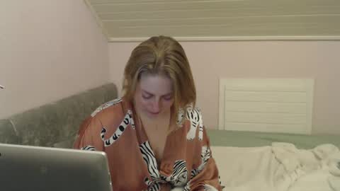 Snapshot of andorphina chatting on February 26, 7:45 am Andorphin online show from February 26, 7:45 am