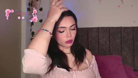 Andra de la Rosse online show from April 30, 5:45 am