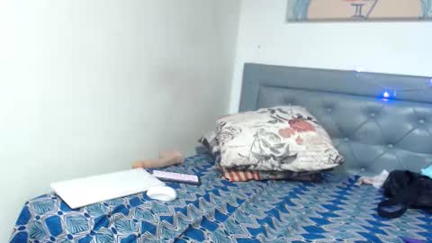 Snapshot of andre1082 chatting on September 25, 5:14 am Andre online show from September 25, 5:14 am