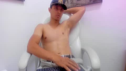 Andre Blow online show from September 9, 1:55 pm