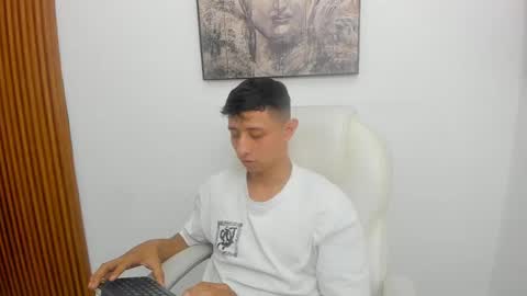 Andre Blow online show from September 18, 4:55 pm