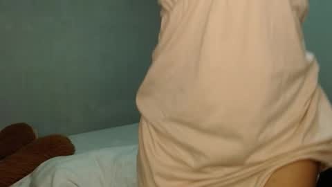 A l e online show from March 21, 3:12 am