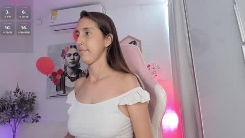 A l e online show from February 18, 8:36 pm