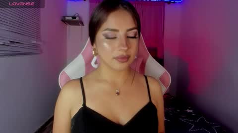 Snapshot of andrea_kinky chatting on October 25, 10:43 pm andrea_kinky online show from October 25, 10:43 pm