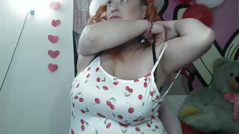 Snapshot of andrea_saenz_ chatting on February 27, 4:02 am online show from February 27, 4:02 am