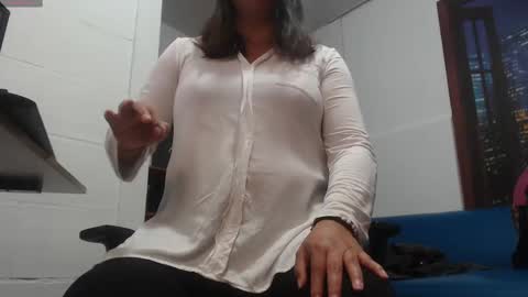 Snapshot of andrea_teacher chatting on October 2, 4:50 pm Andrea Model trainer Luxury ST online show from October 2, 4:50 pm