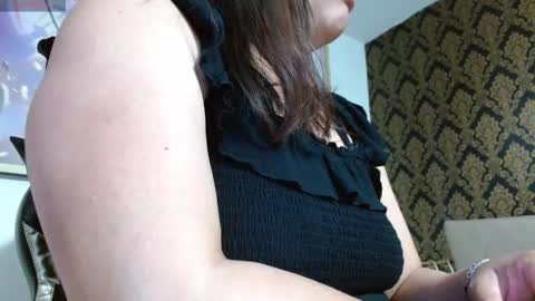 Snapshot of andrea_teacher chatting on October 16, 2:00 am Andrea Model trainer Luxury ST online show from October 16, 2:00 am