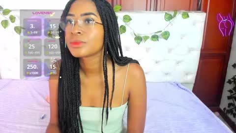 Snapshot of andrea_williams24 chatting on September 17, 12:08 pm Naomi Andrea Daviss online show from September 17, 12:08 pm