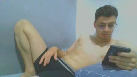 andres129494 online show from November 21, 3:04 am