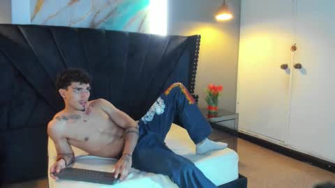 Andres online show from October 25, 9:26 pm