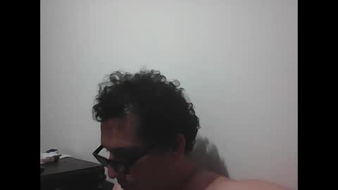 andresfloga online show from September 10, 4:02 am