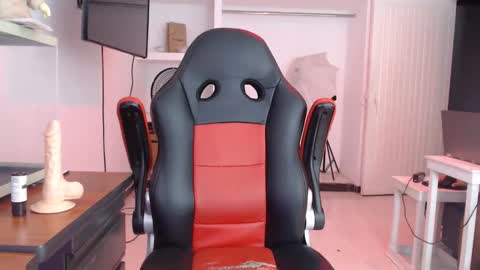 Isa  --------- online show from November 20, 1:26 am