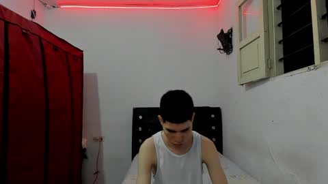 andrew_2811 online show from April 4, 12:28 am