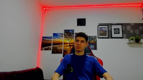 Snapshot of andrew_2811 chatting on October 11, 7:24 am andrew_2811 online show from October 11, 7:24 am