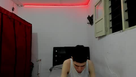 andrew_2811 online show from April 9, 7:14 am