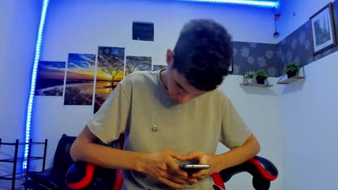 Snapshot of andrew_2811 chatting on September 21, 5:33 am andrew_2811 online show from September 21, 5:33 am