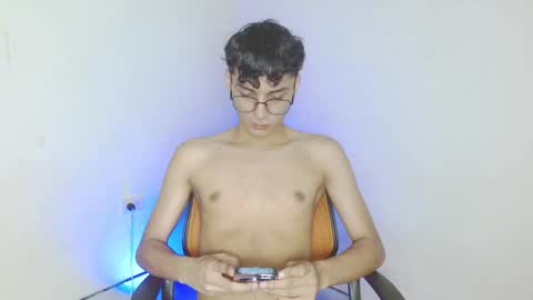 andres online show from November 17, 7:49 pm