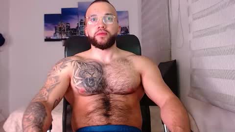 andrew_holden__ online show from December 3, 11:38 pm