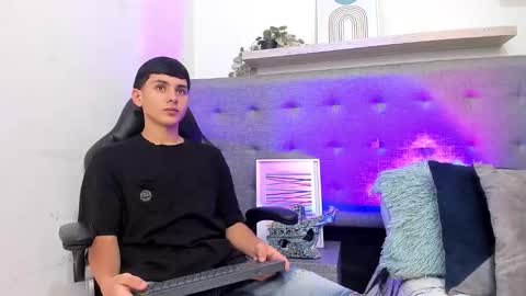 andrew restrepo online show from March 27, 6:20 pm