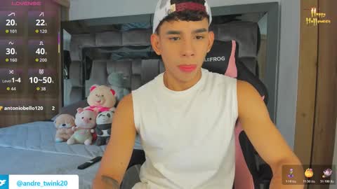 Andrew M. online show from October 25, 7:25 pm