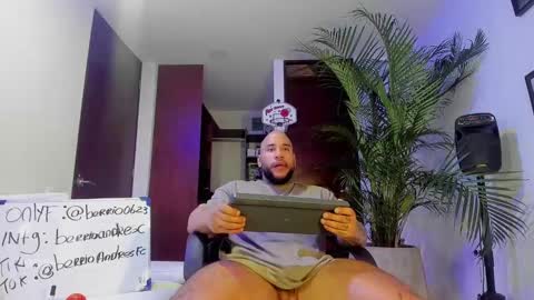 Snapshot of andrewjohnson0 chatting on February 27, 4:02 am Andrew Johnson online show from February 27, 4:02 am