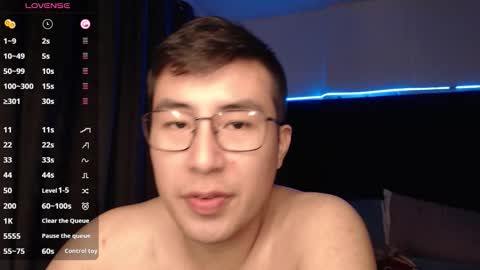 andrewmhilton_ online show from October 20, 6:18 am